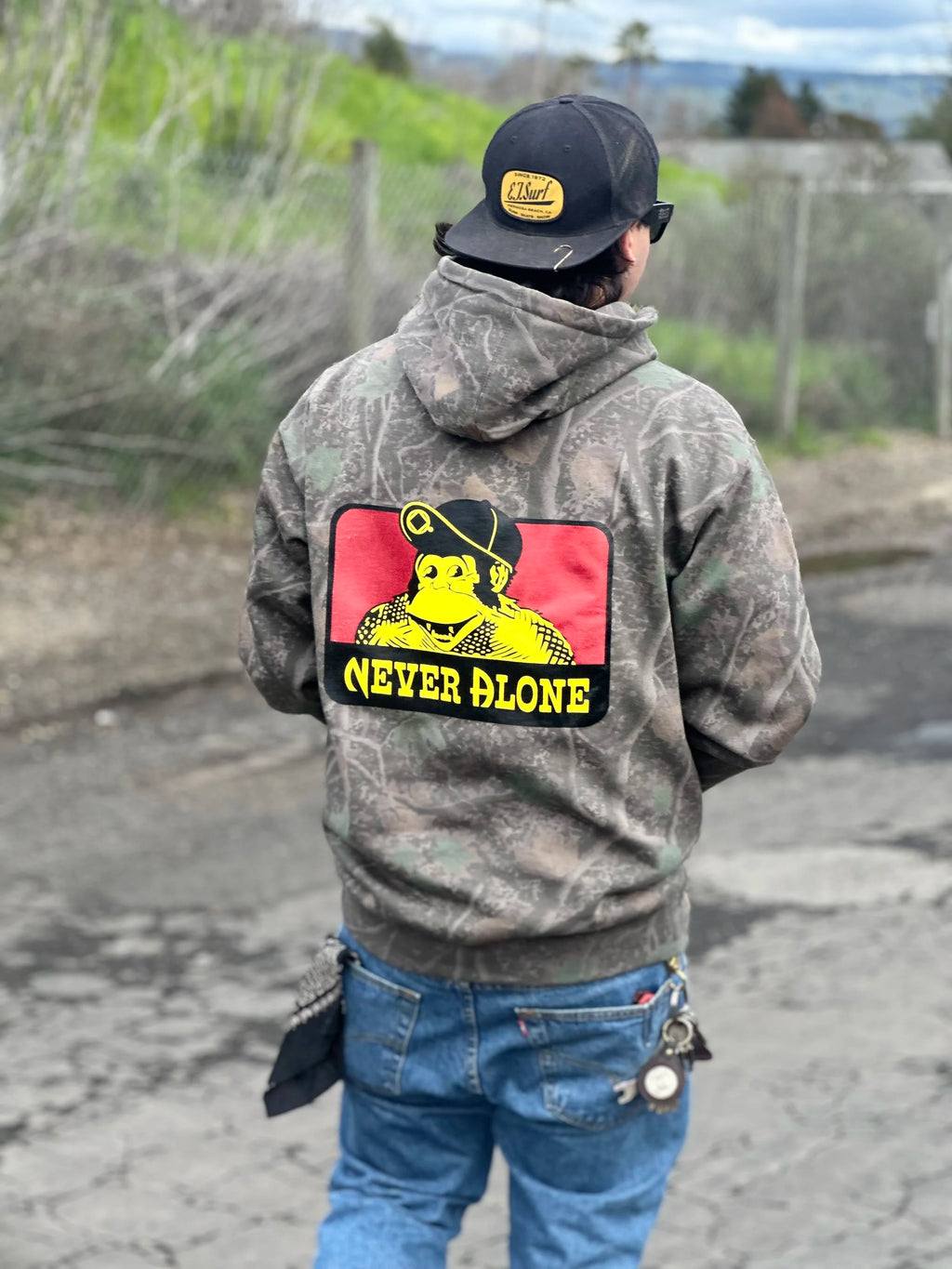 Never Alone / Heavy Weight Hoodie / Darkwood Tree Camo